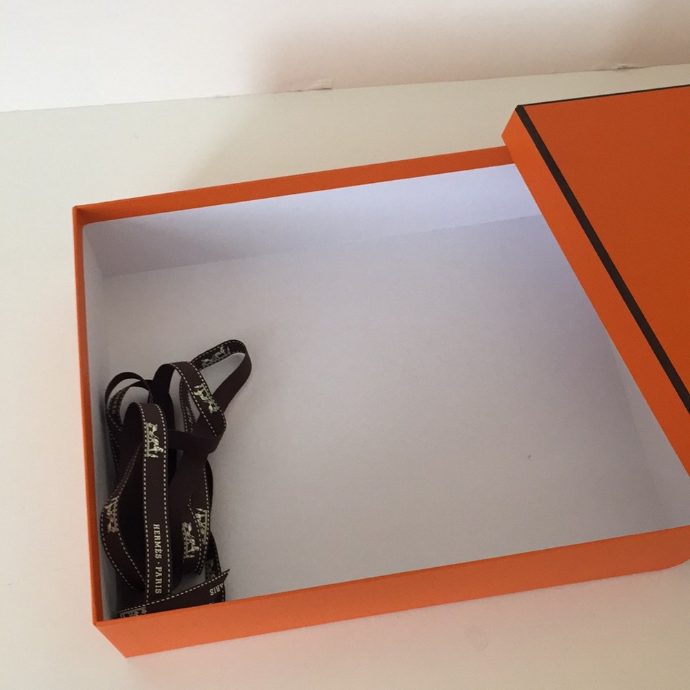 HERMÈS box - Medium - Picture 5 of 6